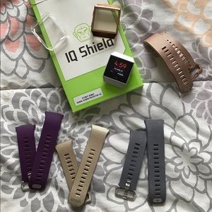 Fitbit Iconic + Accessories